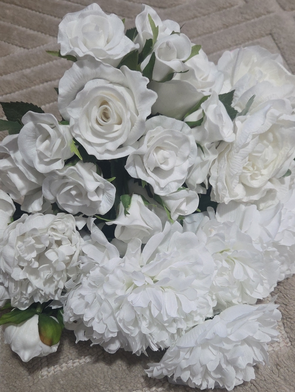 Artificial Flowers - Picture 2 of 3